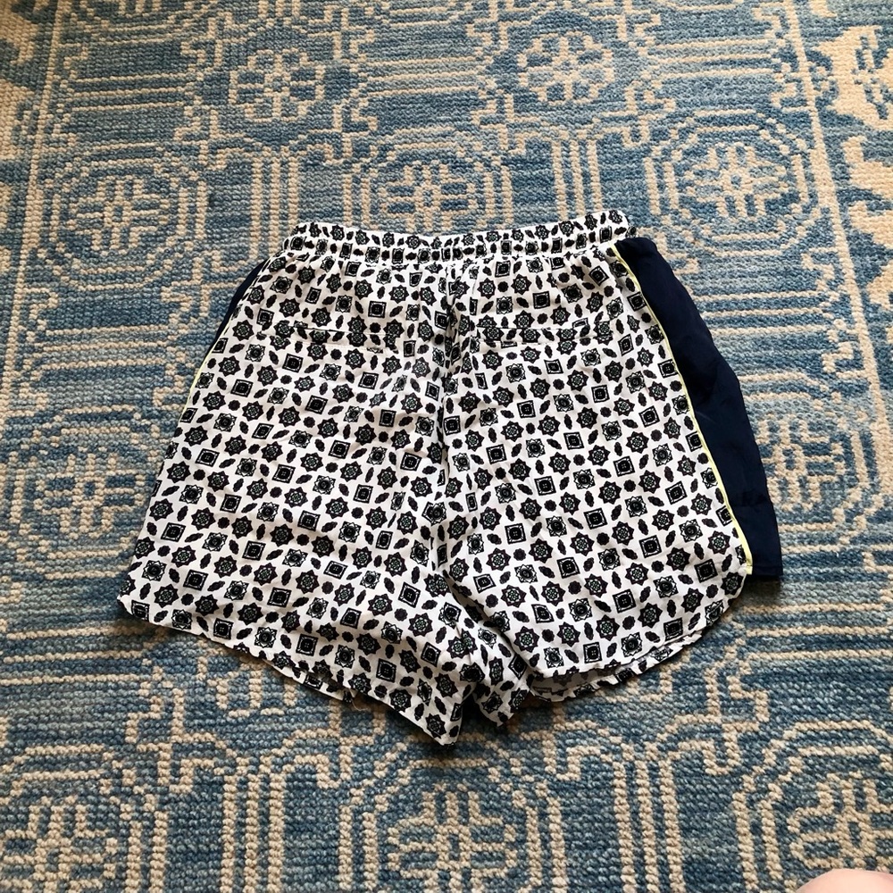 Patterned Silk Shorts - Picture 5 of 7